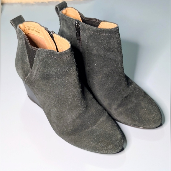 Vionic Paloma dark green/gray suede wedge ankle booties, US 6 (EU 37) - Picture 1 of 8